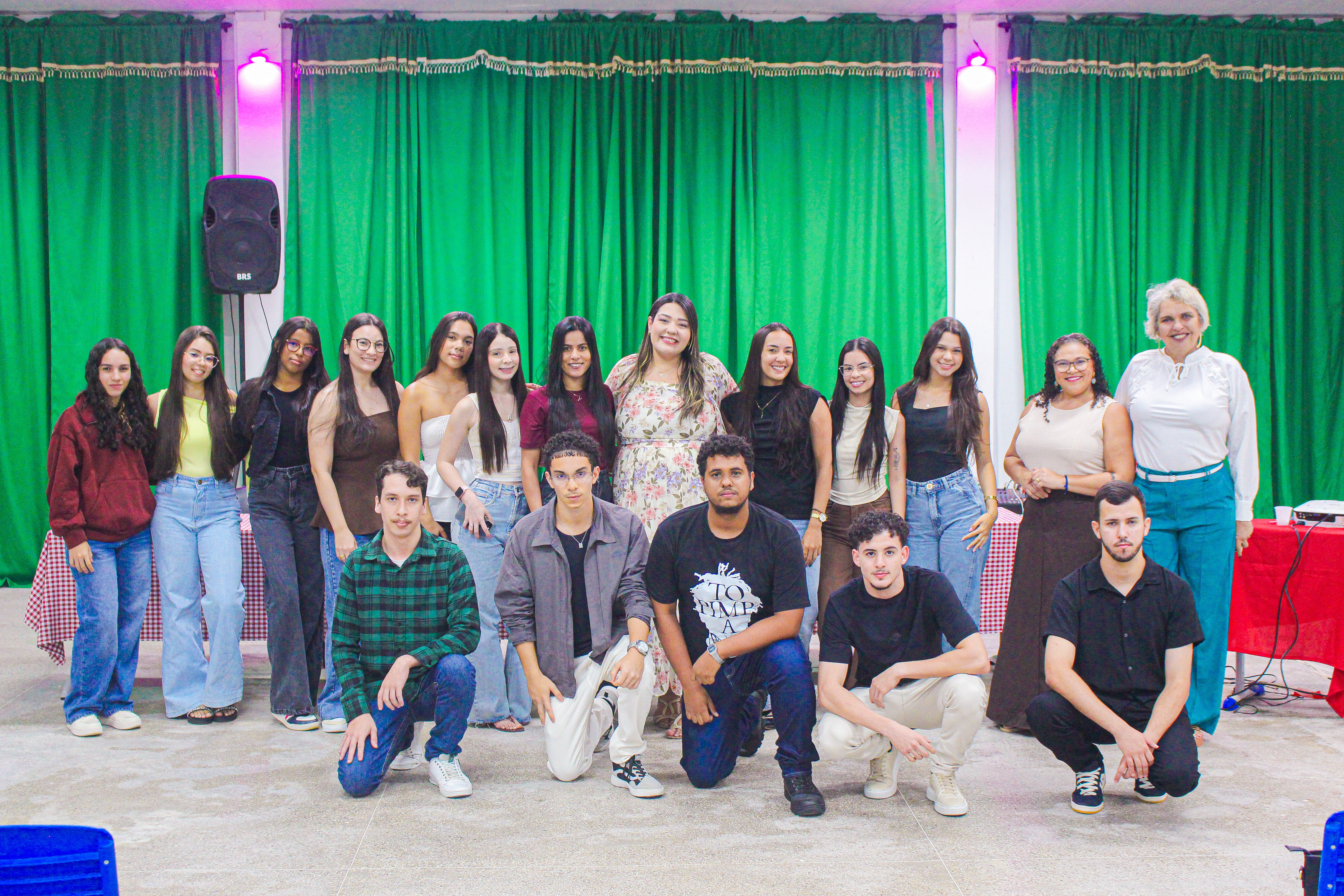 Estudantes diretora e coordenadora